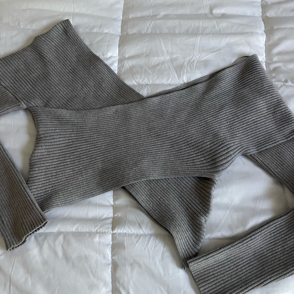 HYFVE Off-the-Shoulder Gray Ribbed crop wrap sweater